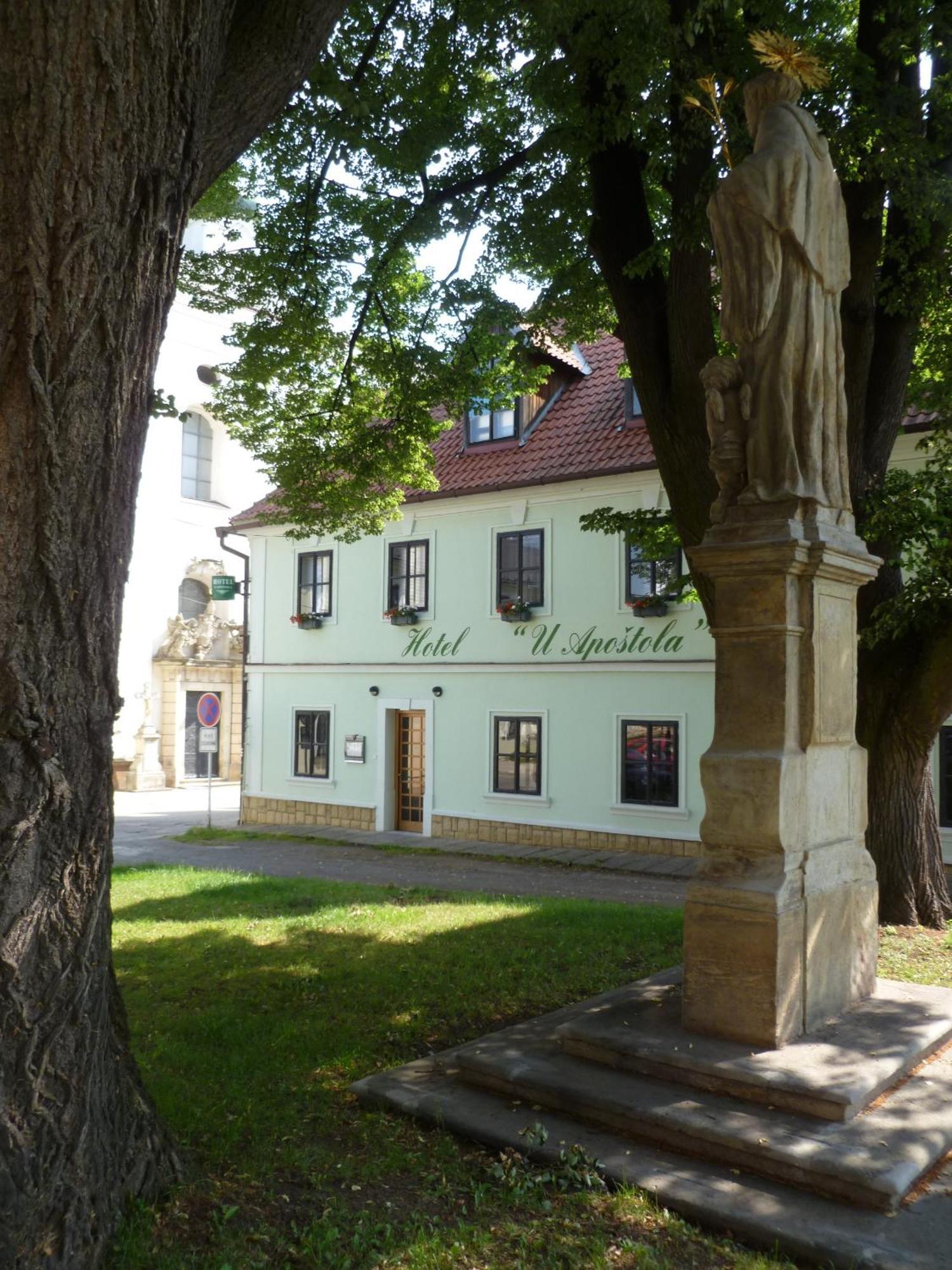 Hotel U Apostola Jevíčko Zewnętrze zdjęcie