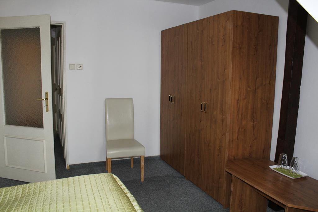 Hotel U Apostola Jevíčko Zewnętrze zdjęcie